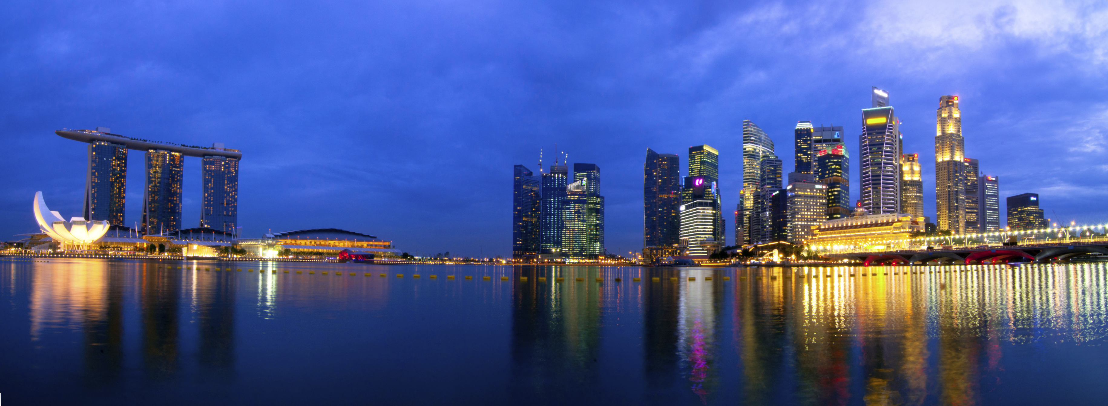 Singapore's Marina Bay skyline at dusk